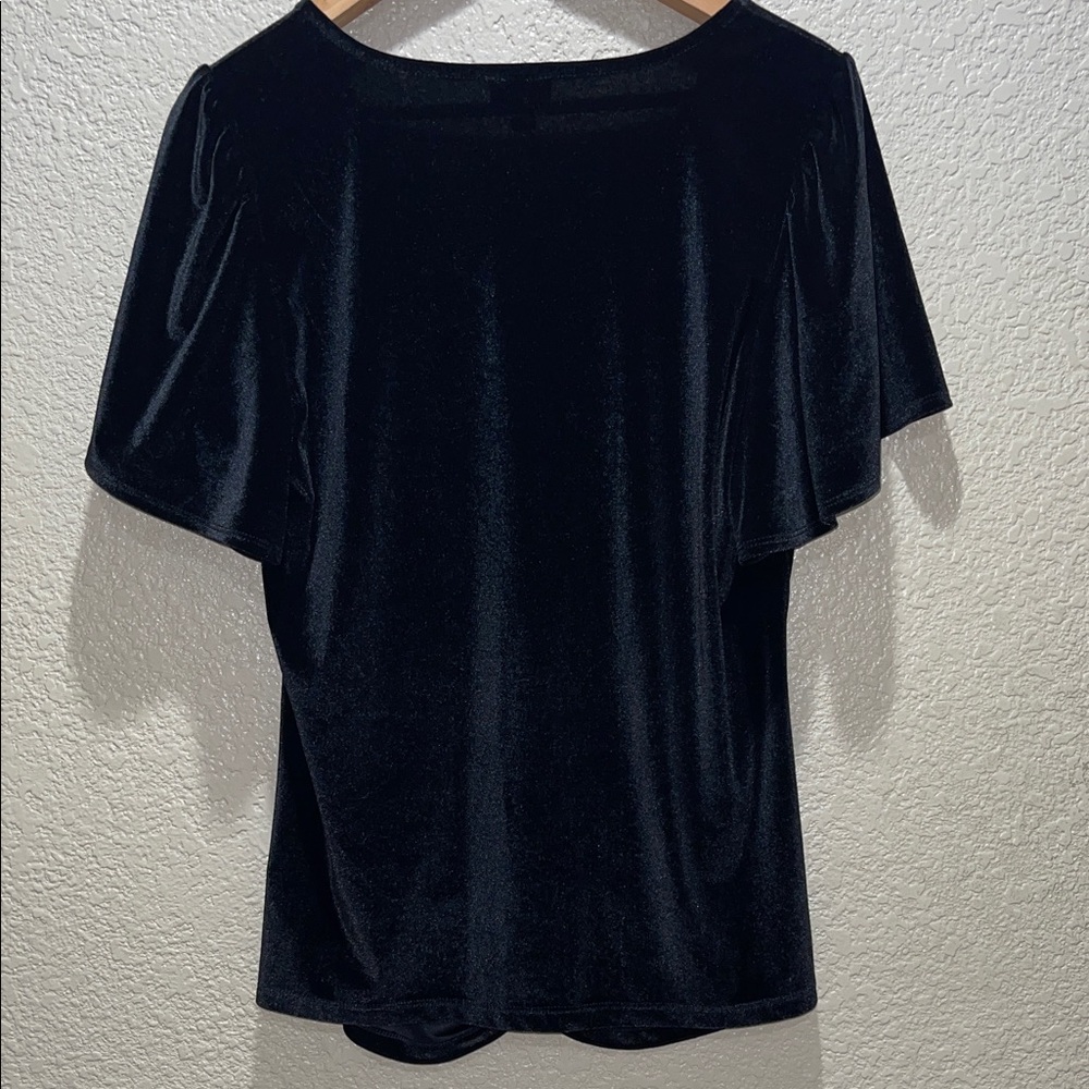 torrid Black Velvet Ruched V-Neck Blouse - Picture 6 of 6